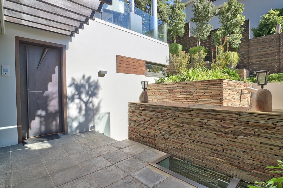 7 Bedroom Property for Sale in Higgovale Western Cape